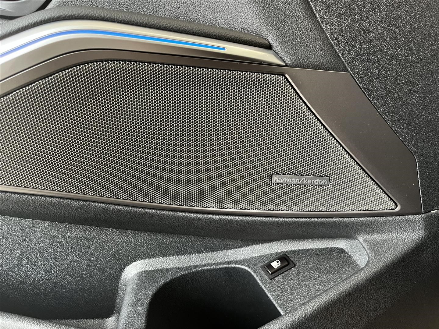 BMW i3s 120 Ah Comfort Advanced Navigation 20 Lm Värmepump 6.95%_11