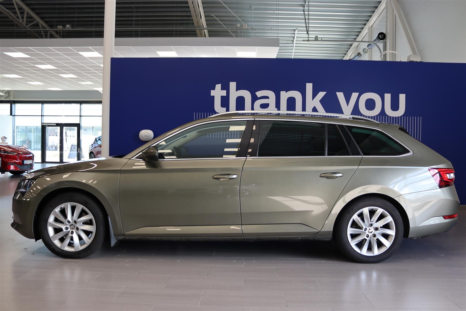 Skoda Superb Business-Line AWD Kamrem D-Värmare Elstolar Minne_2