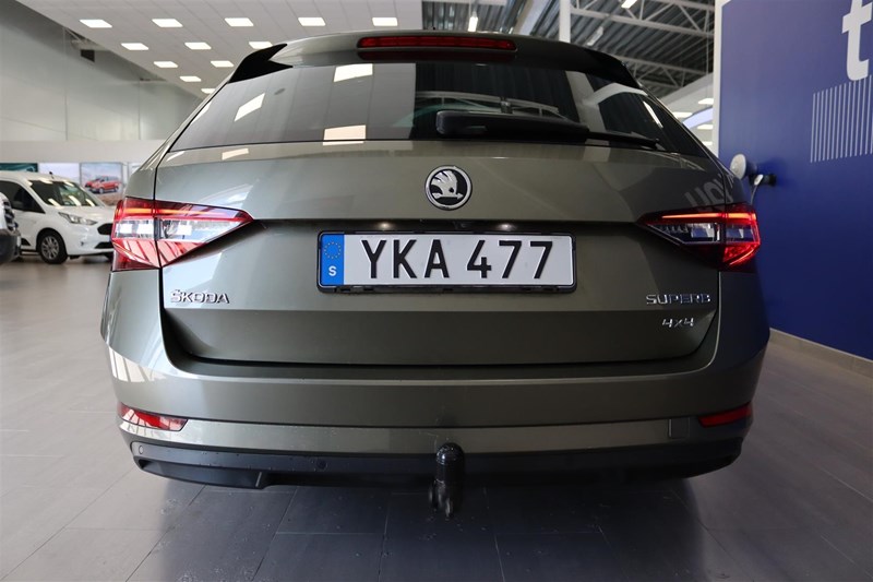 Skoda Superb Business-Line AWD Kamrem D-Värmare Elstolar Minne_4