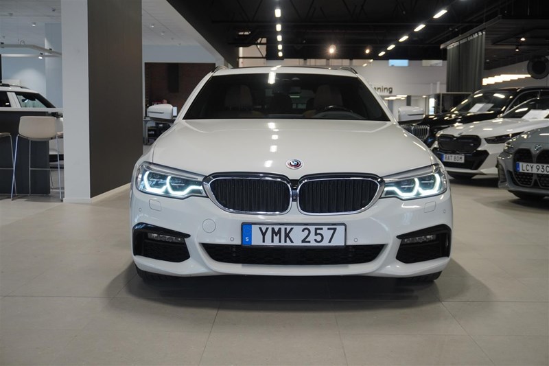 Touring M Sport Innovation Drag Pano H K HUD_1