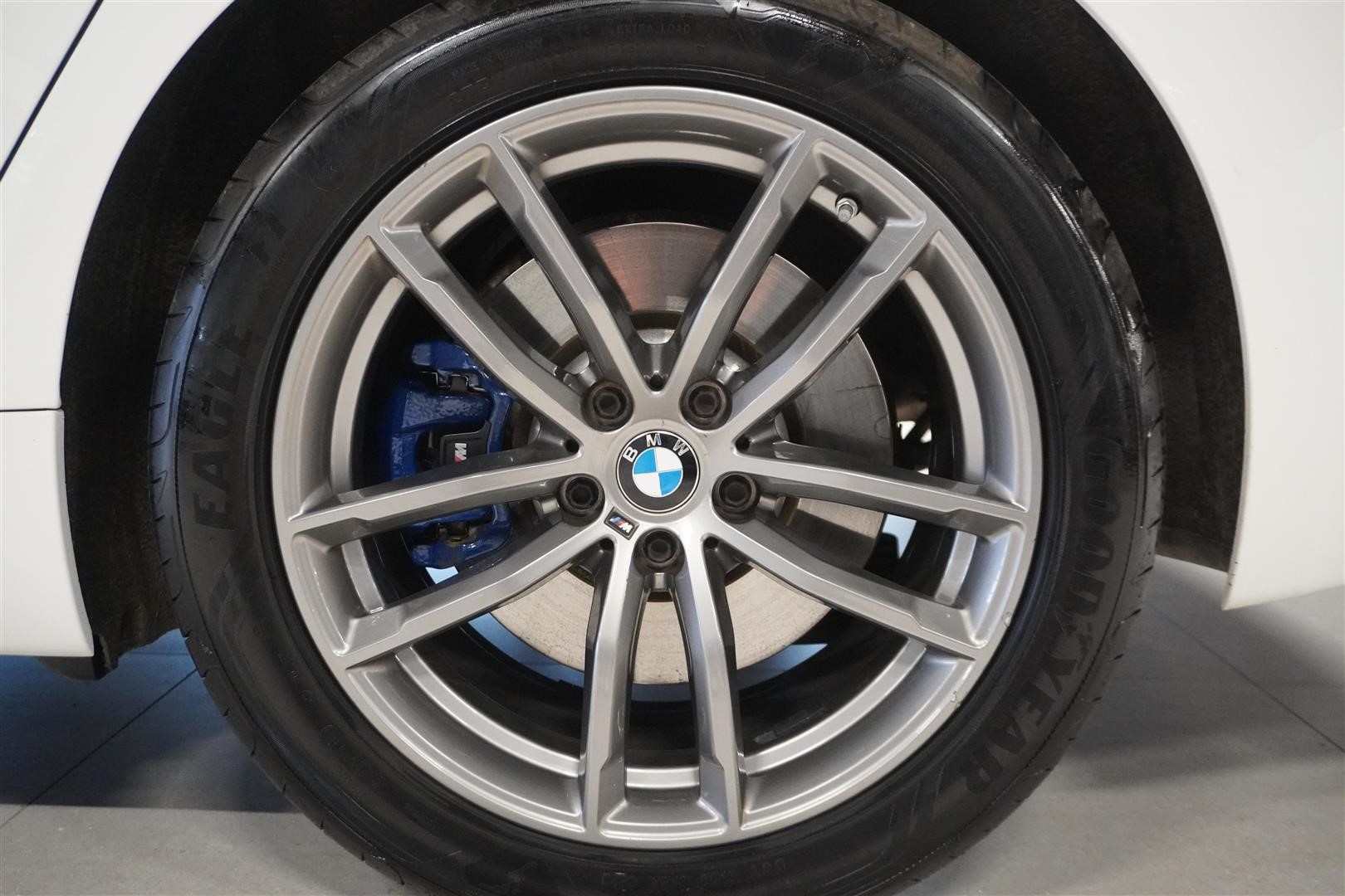 Touring M Sport Innovation Drag Pano H K HUD_2