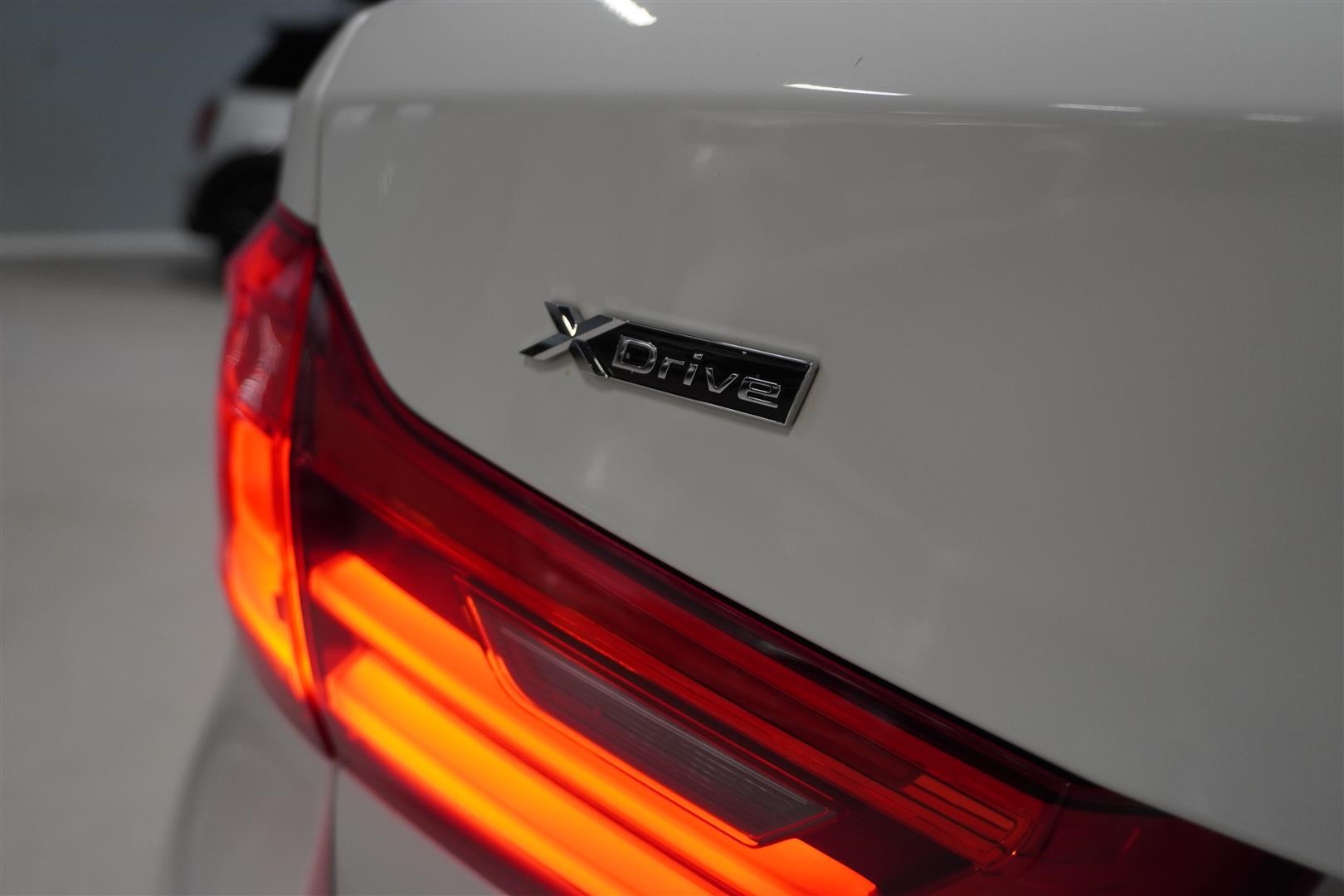 Touring M Sport Innovation Drag Pano H K HUD_5