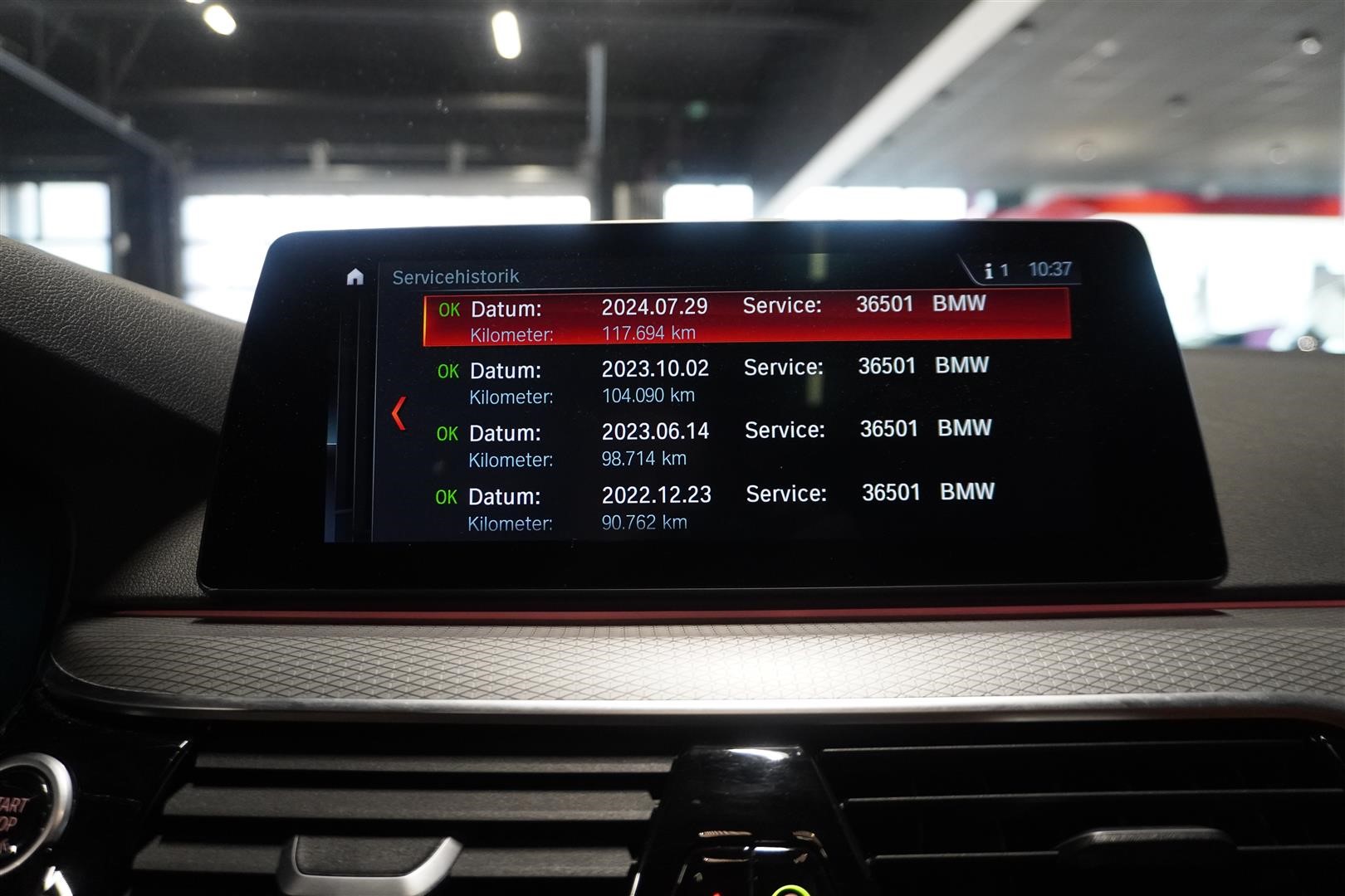 Touring M Sport Innovation Drag Pano H K HUD_11