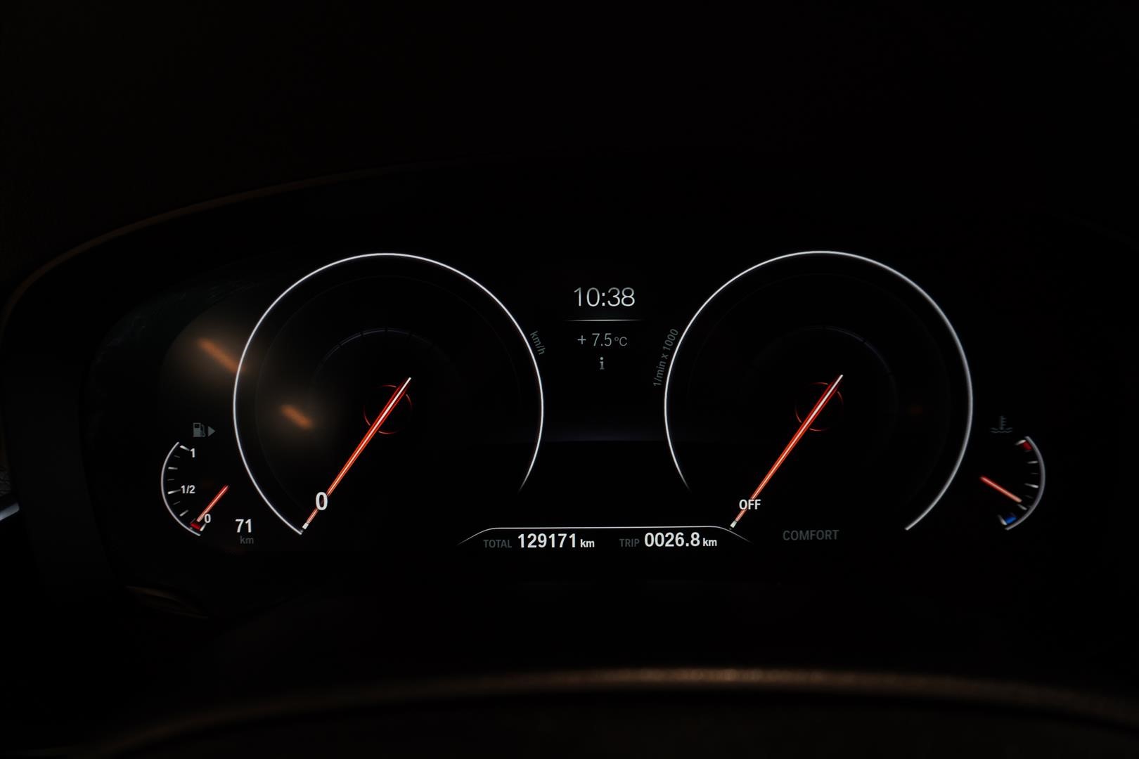 Touring M Sport Innovation Drag Pano H K HUD_14