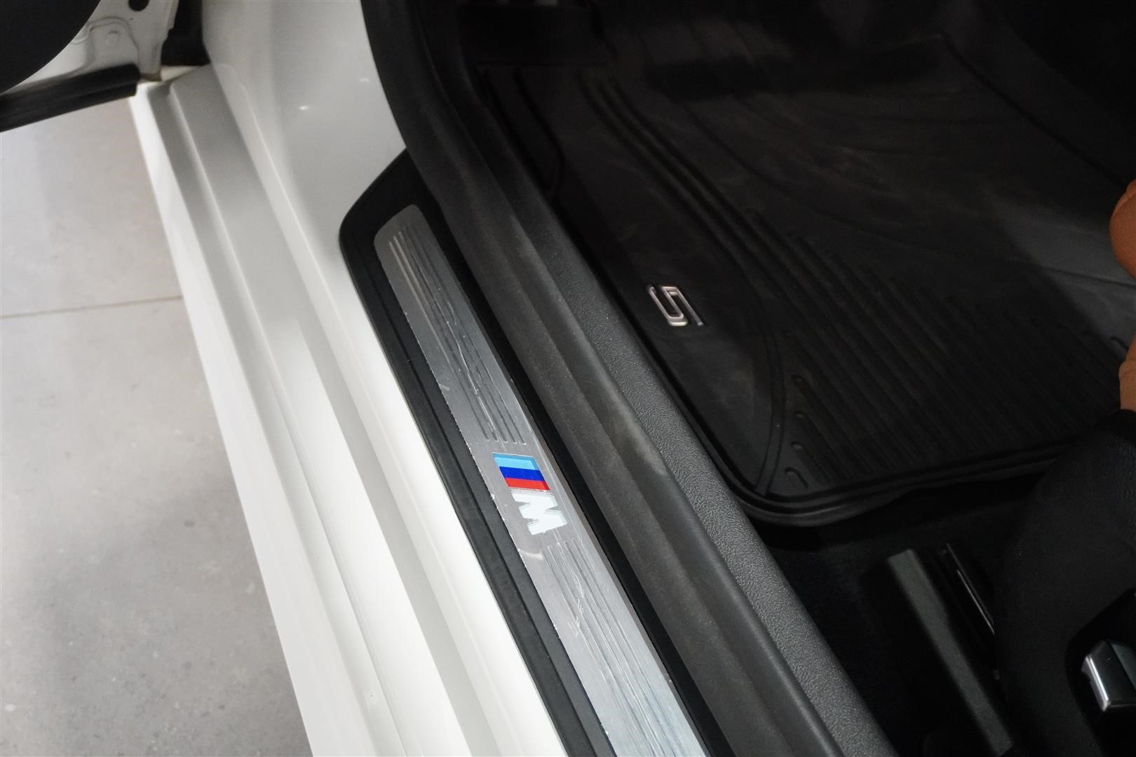 Touring M Sport Innovation Drag Pano H K HUD_19
