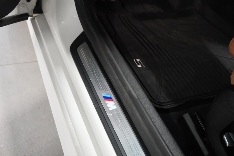 Touring M Sport Innovation Drag Pano H K HUD_19
