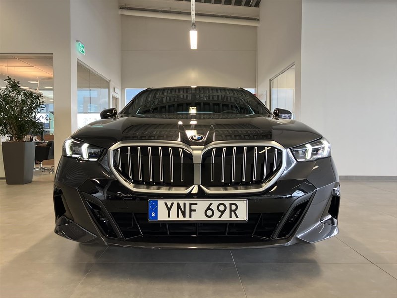 Touring M Sport Active Launch Ed Drag HiFi_14