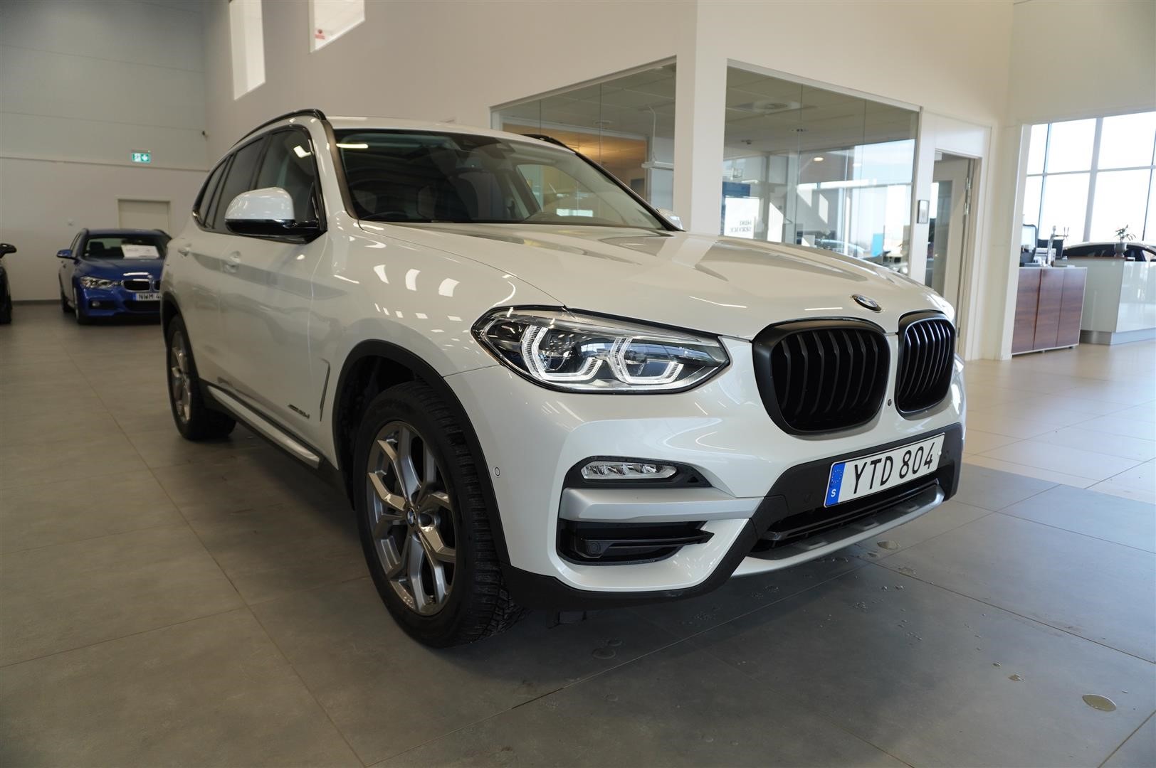 xDrive30d X Line H K Pano HUD Värmare Elstol-Minne Drag_4