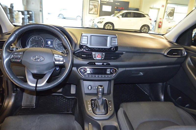 Hyundai i30 1.4 T-GDi Comfort Automat DCT-7 2 Ägare_6