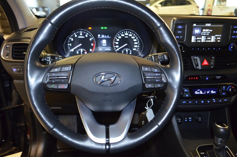 Hyundai i30 1.4 T-GDi Comfort Automat DCT-7 2 Ägare_7