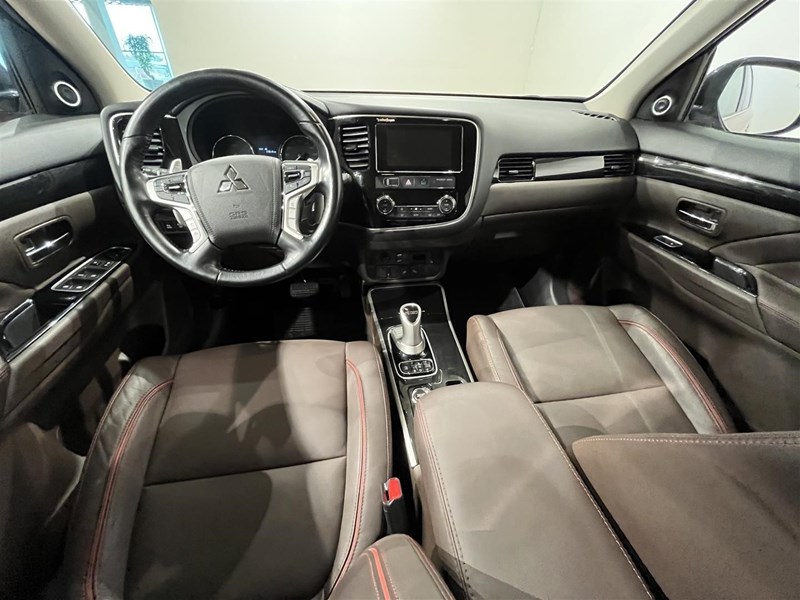 Mitsubishi Outlander PHEV 4WD Business 360° Drag_5