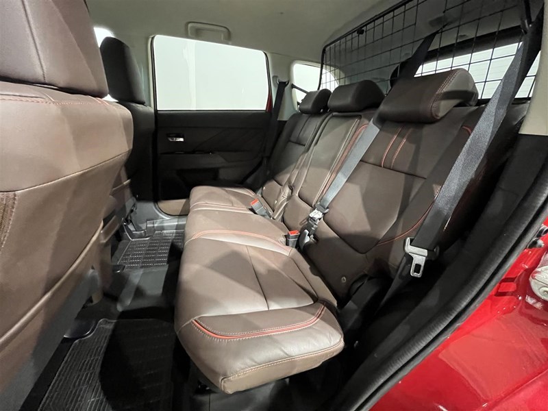 Mitsubishi Outlander PHEV 4WD Business 360° Drag_6