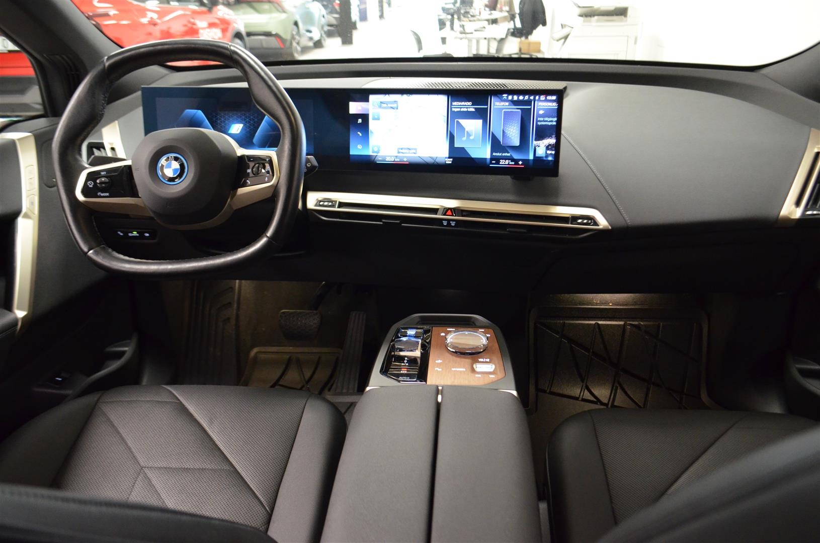 BMW iX xDrive40 Innovation Exclusive Comfort 22 hk Drag 4.95%_8
