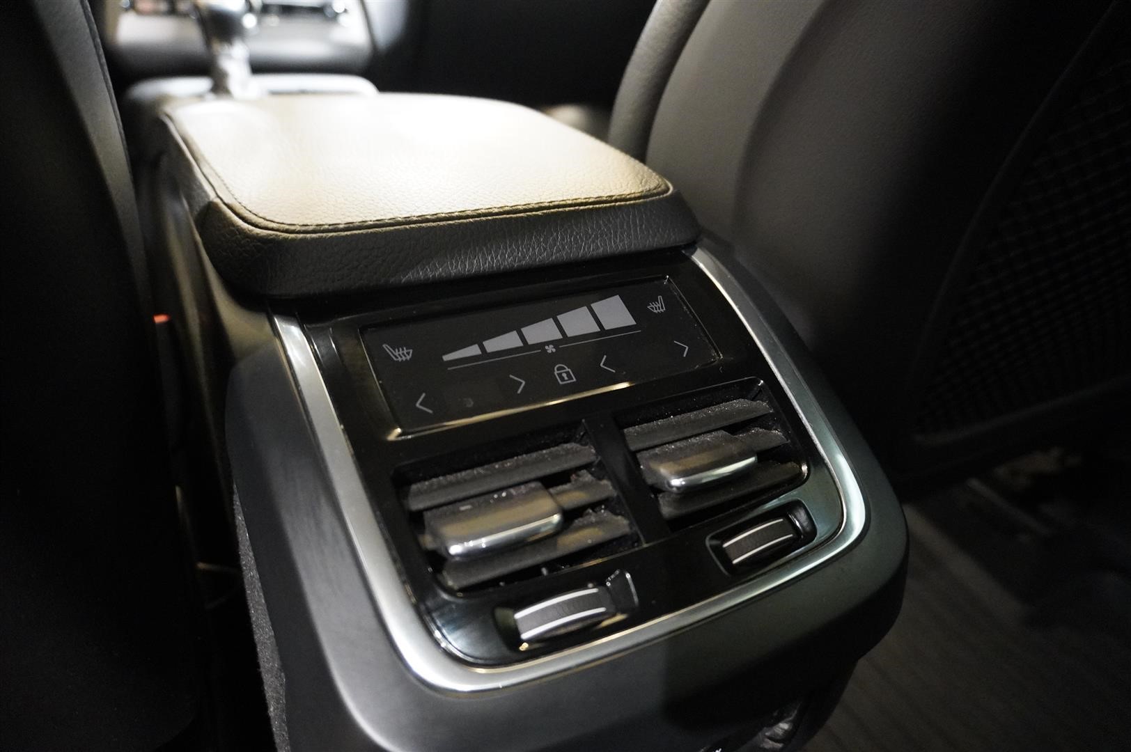 D4 AWD Geartronic Inscription 7-Sits Dragkrok Navigation_10