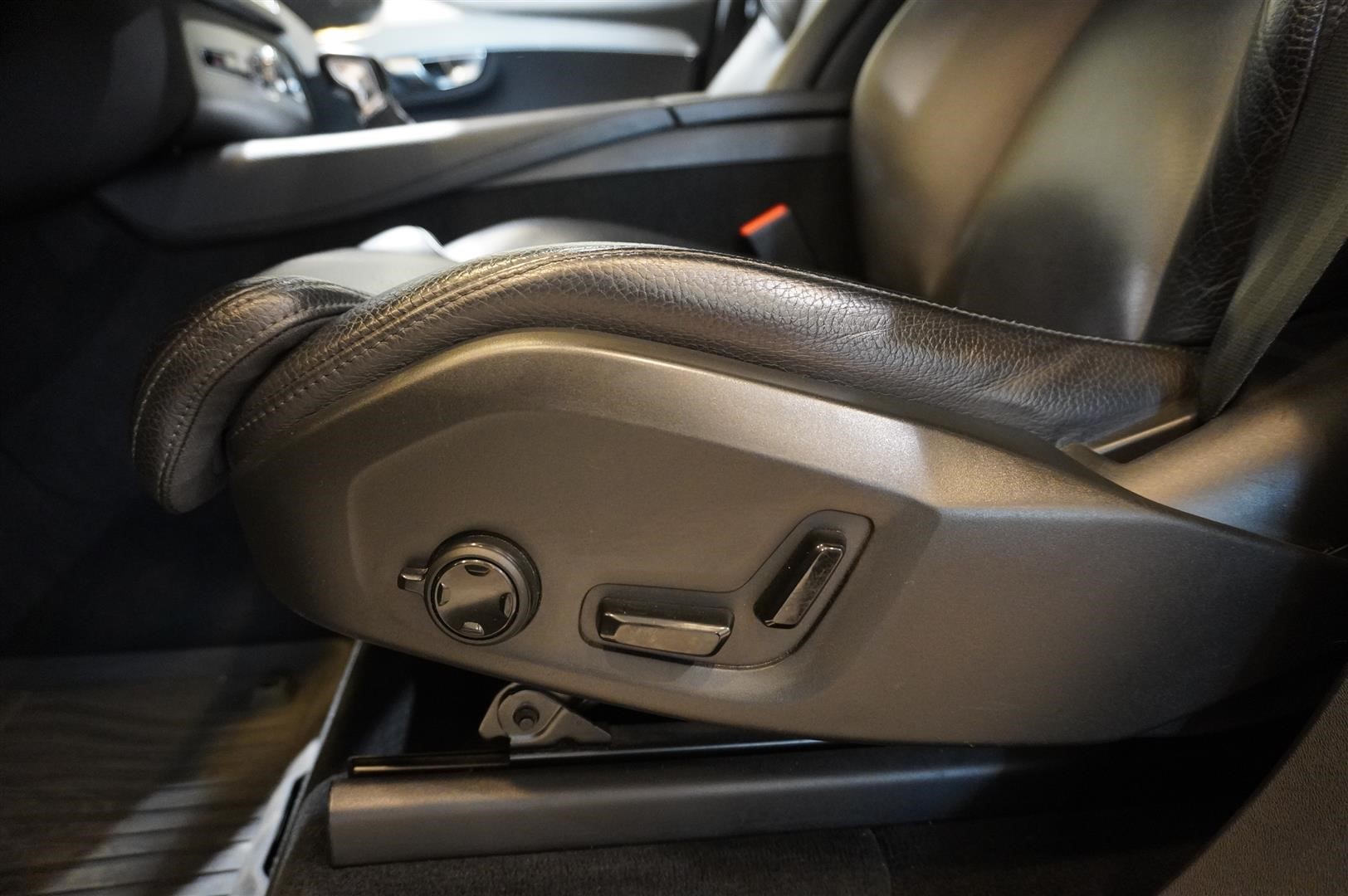 D4 AWD Geartronic Inscription 7-Sits Dragkrok Navigation_16