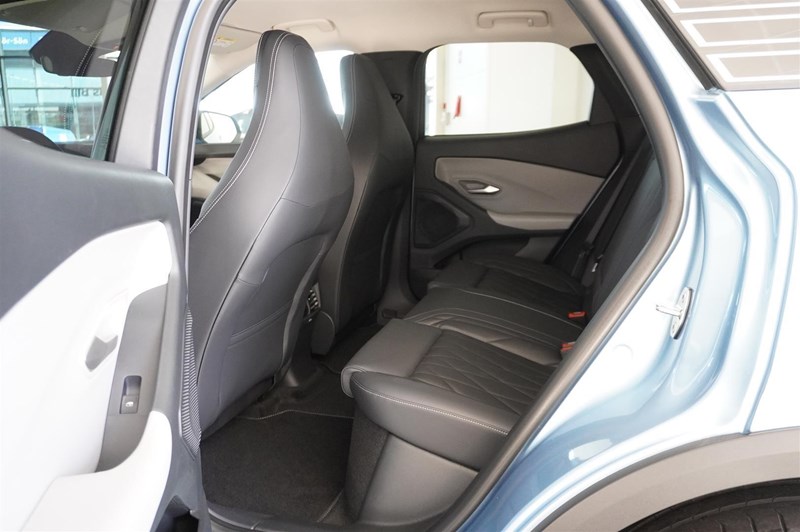 Premium AWD Long Range 340 hk_5