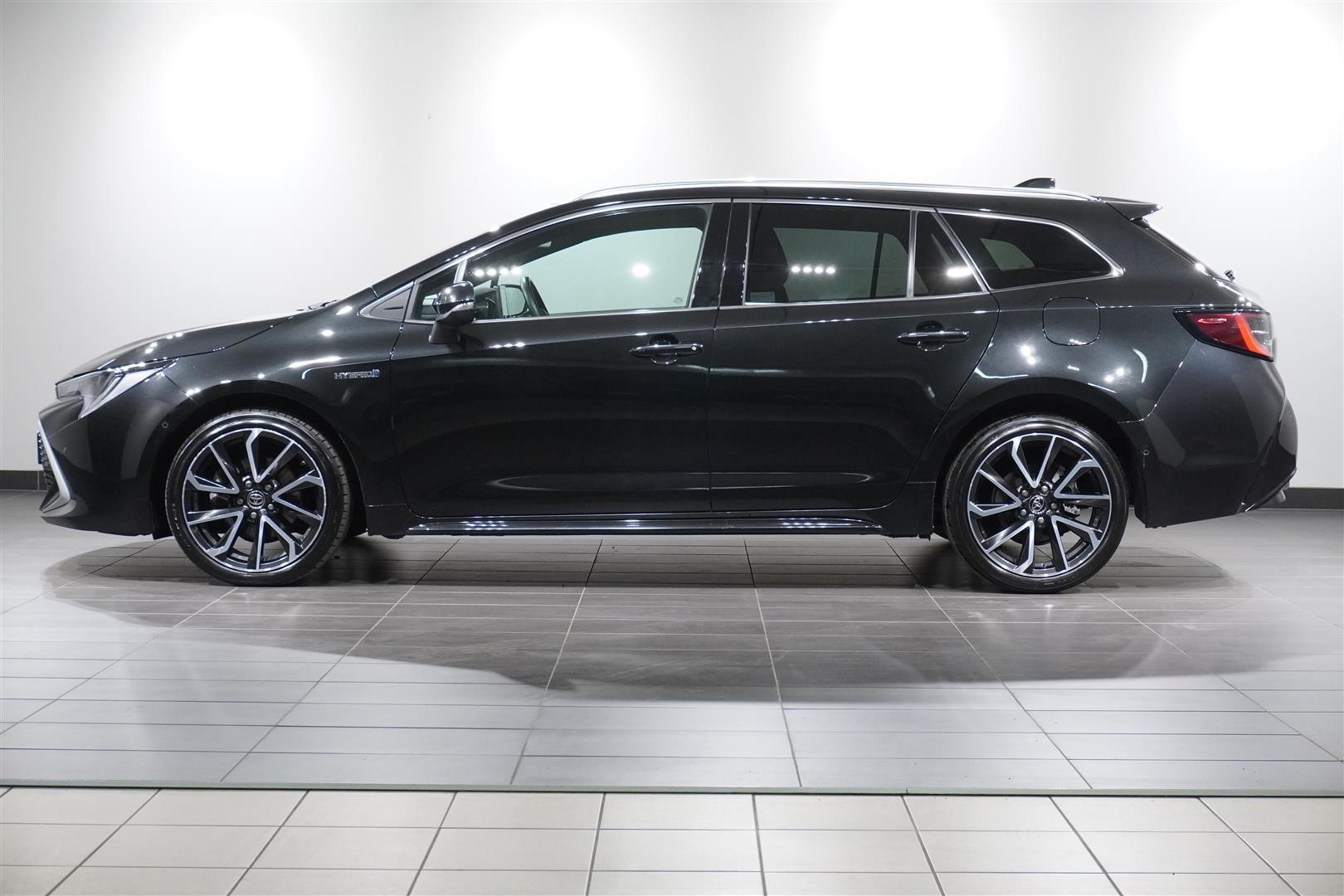Touring Sport Hybrid E-Cvt 184hk Executive Kamera HUD_1