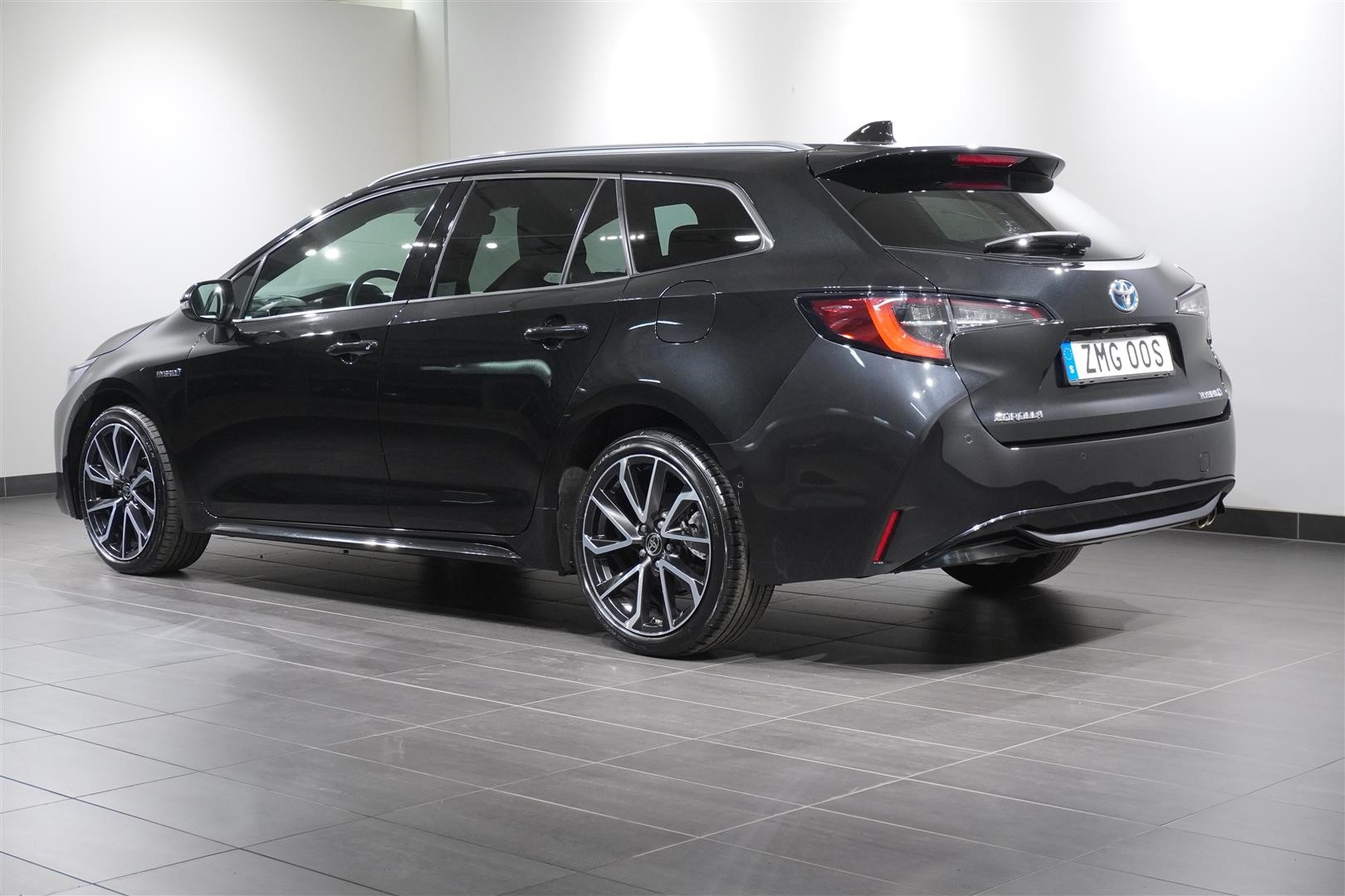 Touring Sport Hybrid E-Cvt 184hk Executive Kamera HUD_2